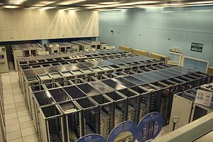 English: The CERN datacenter with World Wide W...